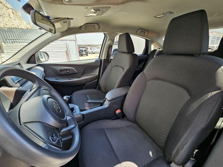 Toyota Yaris 1.5 E Sedan Mt 2023 Usado  Usado en Kovacs Usados