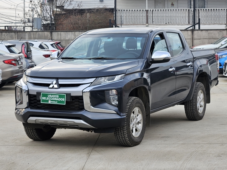 Mitsubishi L200 L200 D/c 2.4 Katana Crt 4x4 Special Pack 2020 Usado en Rosselot Usados