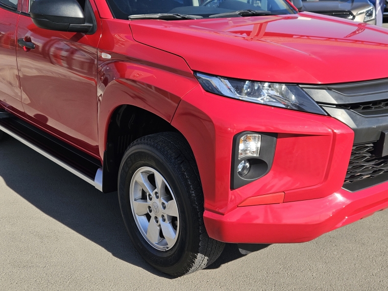 Mitsubishi L200 Work Xr Mt Diesel 2.4 2024 Usado  Usado en Kovacs Usados