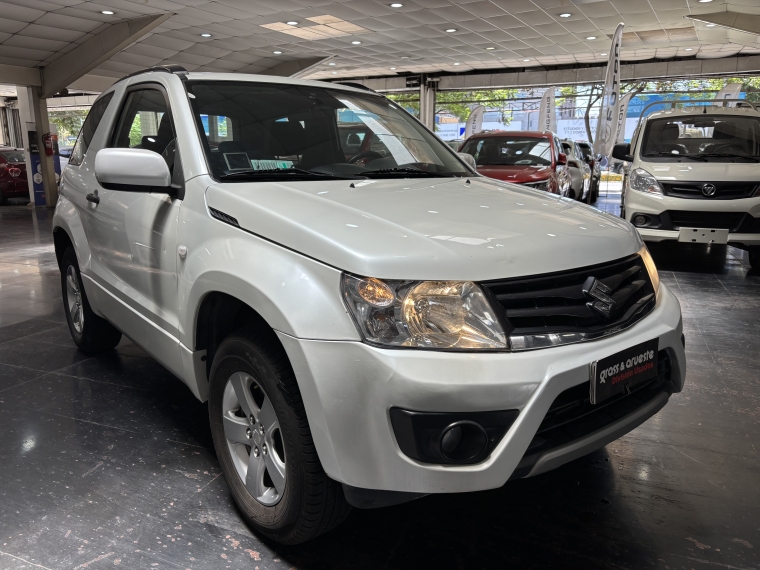 Suzuki Grand vitara Glx Sport 4x4 1.6l 5mt 2015  Usado en Grass & Arueste