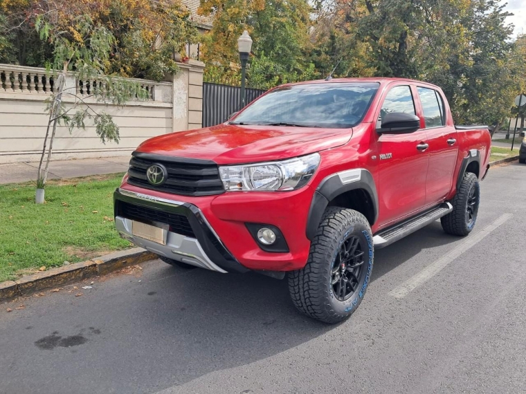 TOYOTA HILUX DX 4X4 2.4 - imagen 2