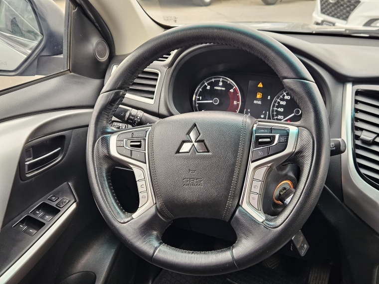 Mitsubishi Montero sport 2.4 Mt 4x2 Diesel 2017 Usado Usado en Kovacs Usados Mitsubishi Montero sport 2.4 Mt 4x2 Diesel 2017 Usado Usado en Kovacs Usados