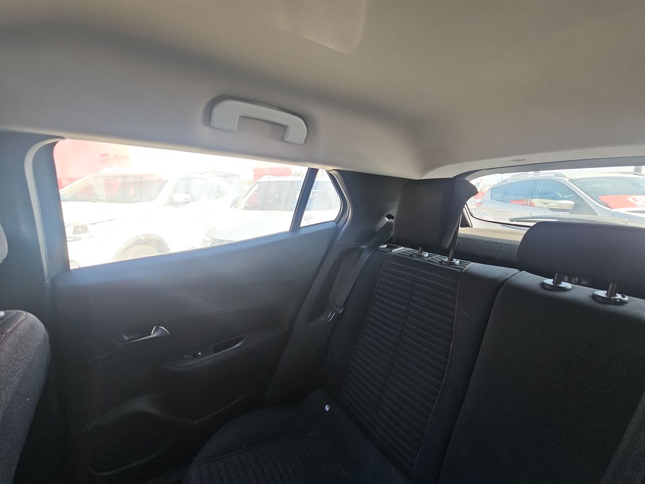 Peugeot 2008 2008 Blue Hdi 100 4x2 1.5 2021 Usado  Usado en Webautos.cl