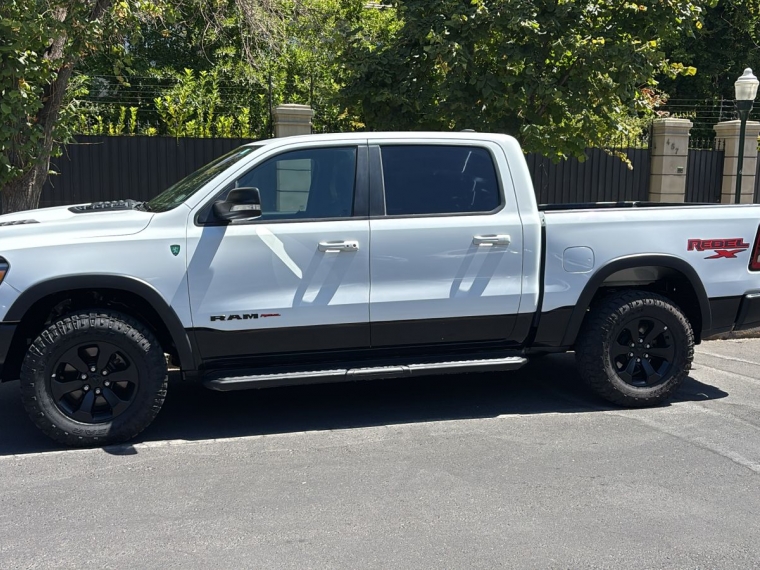 Ram 1500 Rebel Crew 4x4  5.7 2023  Usado en GT Autos