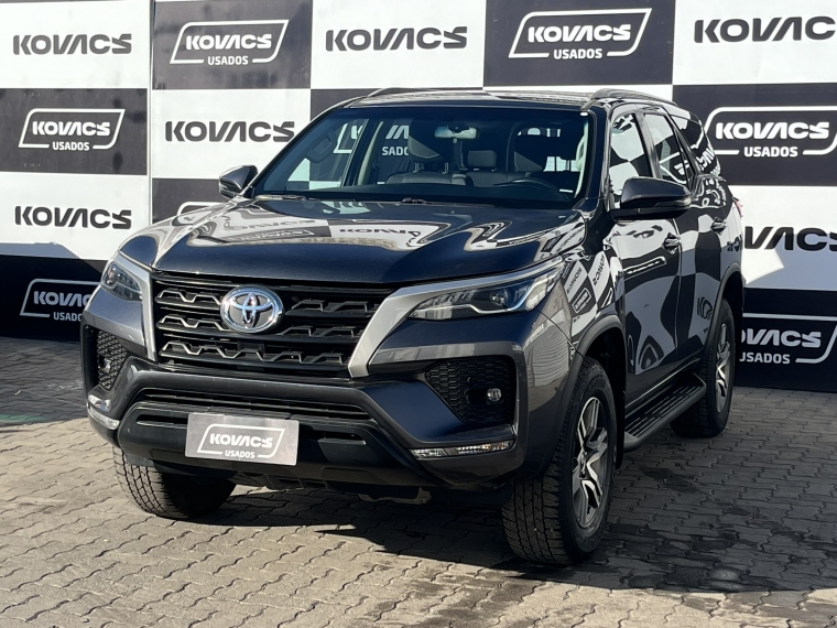 Toyota Fortuner 2.8 Sr5 Tdi Mt 4x4 Diesel 2023 Usado  Usado en Kovacs Usados