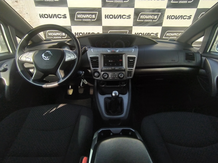 Ssangyong Stavic 2.0 Rd 301 Std Mt Diesel 2019 Usado  Usado en Kovacs Usados