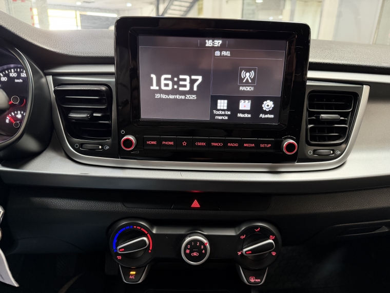 Kia Rio 4 Lx 1.4l Ac Abs 6mt Full 2022  Usado en Grass & Arueste