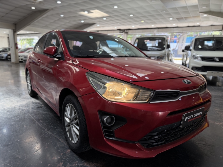 Kia Rio 4 Lx 1.4l Ac Abs 6mt Full 2022  Usado en Grass & Arueste