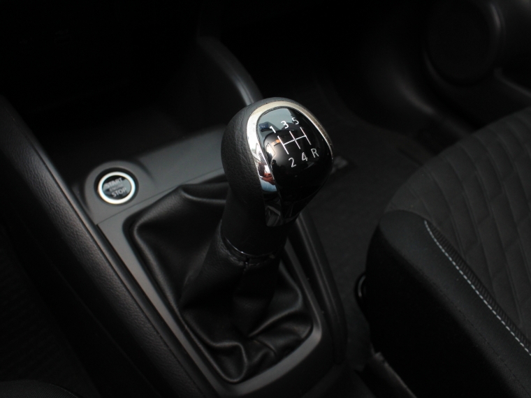 Nissan Kicks 1.6   Advance Play Mt 2025 Usado  Usado en Kovacs Usados