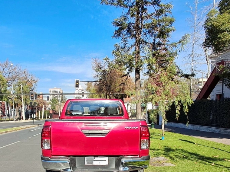 TOYOTA HILUX DX 4X4 2.4 - imagen 20