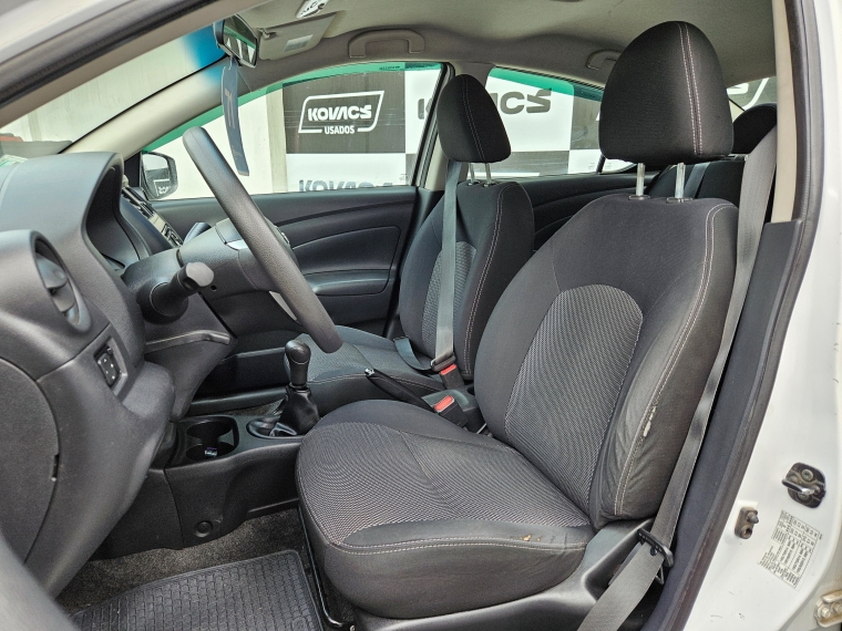 Nissan Versa 1.6 Sense  Mt 2015 Usado  Usado en Kovacs Usados