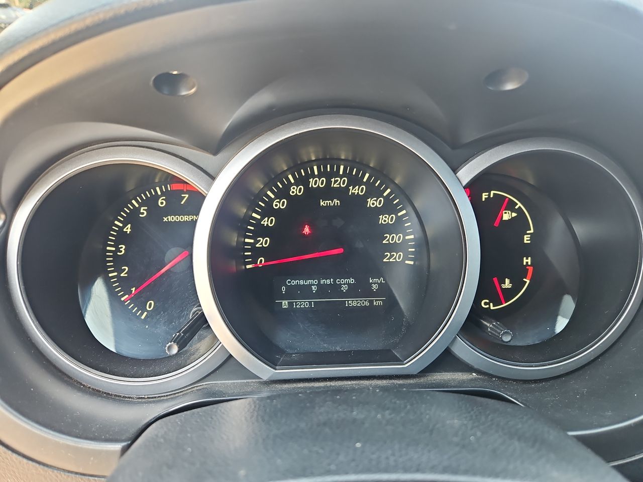 Suzuki Grand nomade Grand Nomade Glx Sport  2.4 2015 Usado  Usado en Webautos.cl