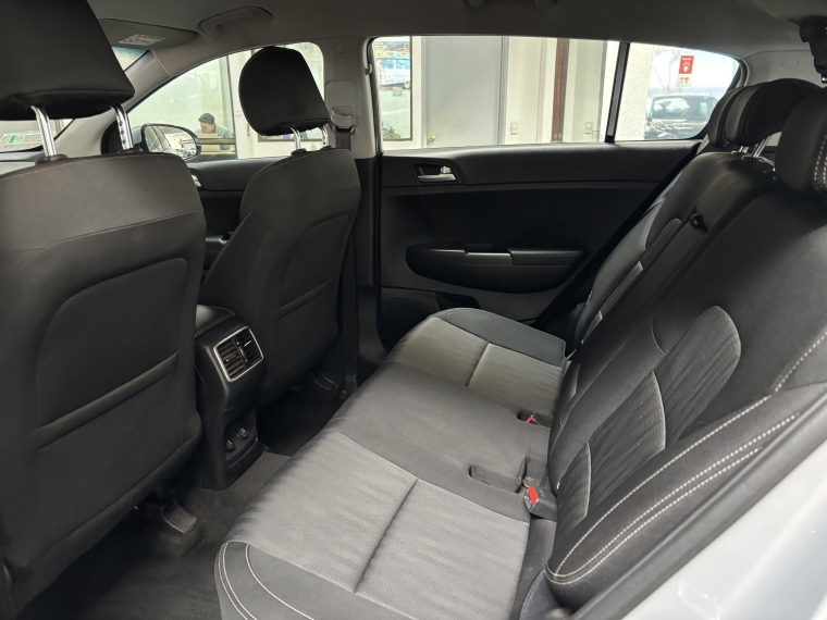 Kia Sportage Lx 2.0l Gsl 6mt 2wd 2019  Usado en Grass & Arueste