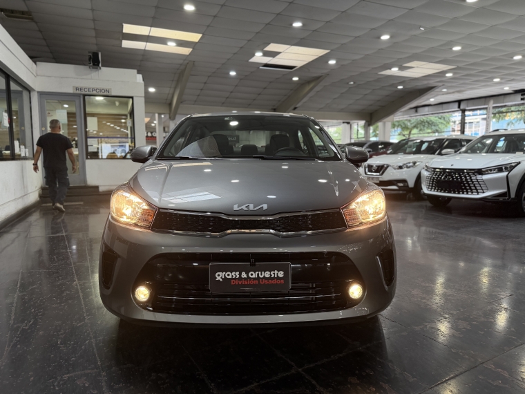 Kia Soluto Ex 1.4l 5mt Full 2026  Usado en Grass & Arueste