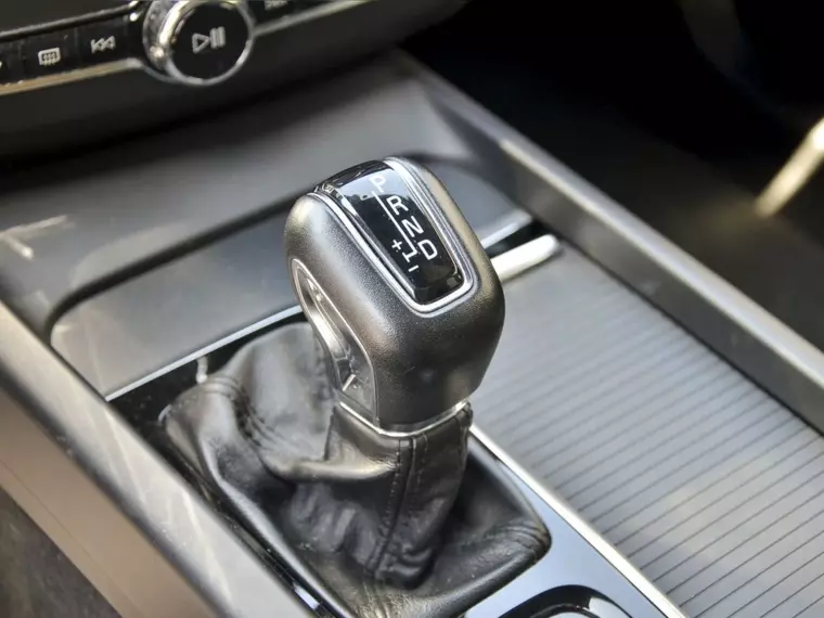 Volvo Xc60 2.0 D5 Diesel Momentum Plus Awd 2019 Usado  Usado en Webautos.cl