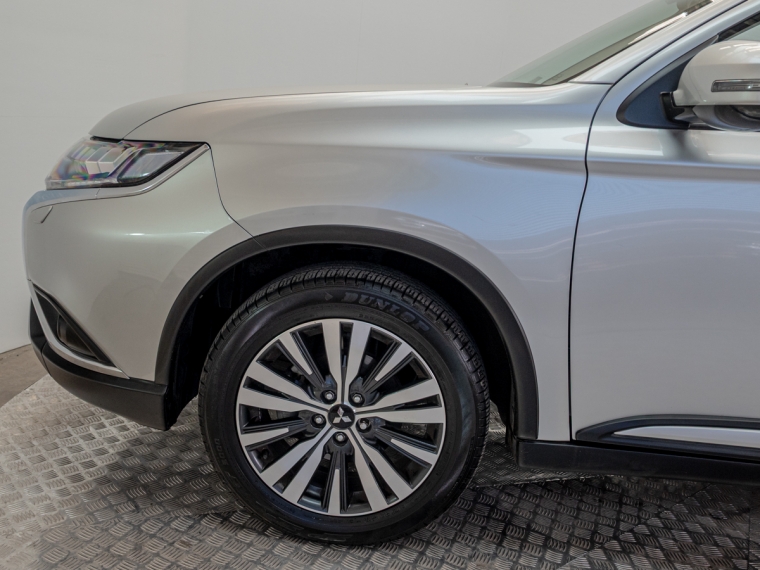 Mitsubishi Outlander 2.0 Glx At 4x2 2023 Usado  Usado en Pompeyo