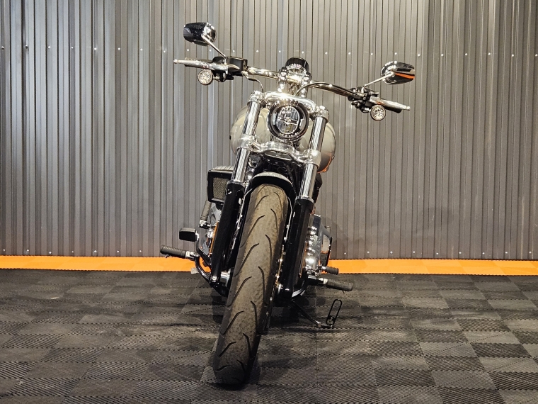 Harley-davidson Breakout . 2025 Usado en BMW Premium Selection Harley-davidson Breakout . 2025 Usado en BMW Premium Selection