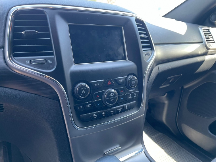 Jeep Grand cherokee 3.6 Laredo At 4x2 2022 Usado  Usado en Webautos.cl