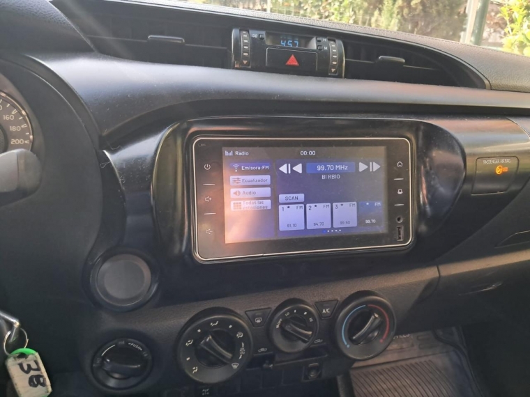 TOYOTA HILUX DX 4X4 2.4 - imagen 18