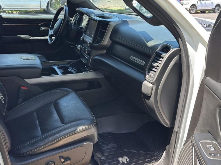 Ram 1500 Rebel Crew 4x4  5.7 2023  Usado en GT Autos