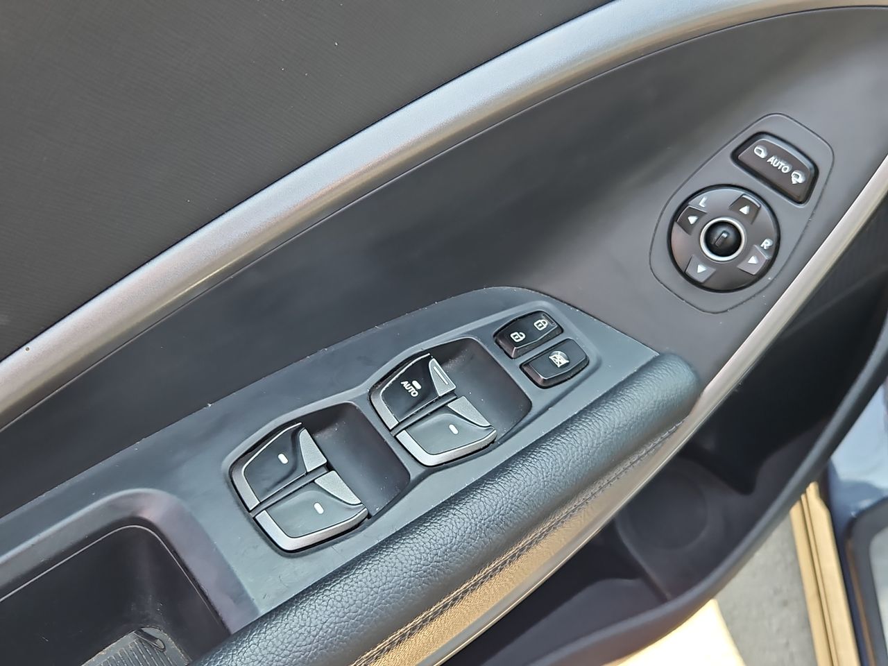 Hyundai Santa fe Santa Fe Fl Gls 4x4 2.4 Aut 2016 Usado en Usados de Primera - Sergio Escobar