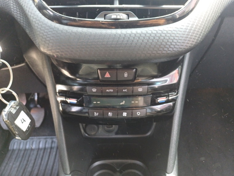 Peugeot 208 208 Blue Hdi 100 4x2 1.5 2019 Usado en Rosselot Usados