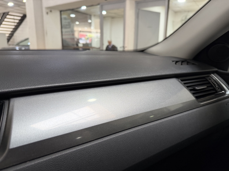 Skoda Rapid Ambiente 1.2l Tsi 6mt Ac 2015  Usado en Grass & Arueste