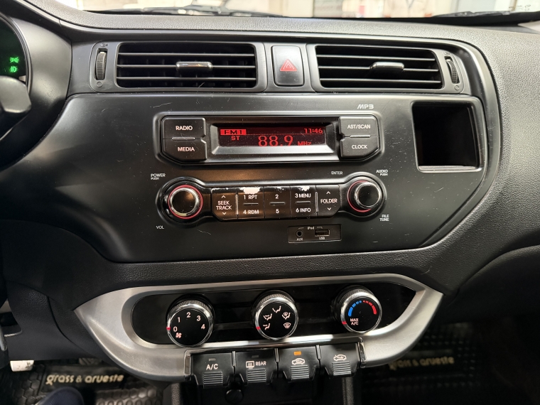 Kia Rio 3 Ex 1.4l Ac Abs 6mt  2014  Usado en Grass & Arueste