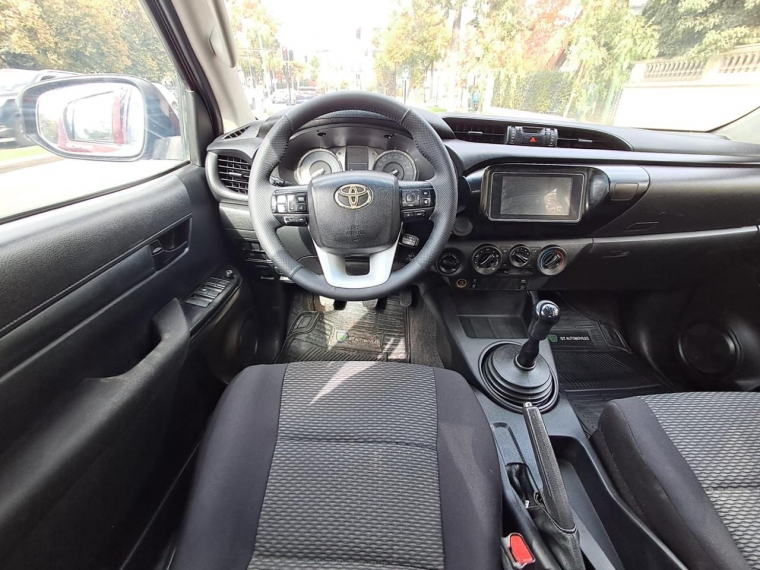 TOYOTA HILUX DX 4X4 2.4 - imagen 8