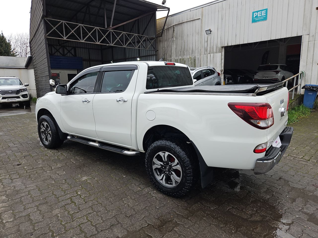 Mazda Bt-50 New Bt 50 Dcab Sdx 4x4 3.2 Aut 2021 Usado en Usados de Primera - Sergio Escobar