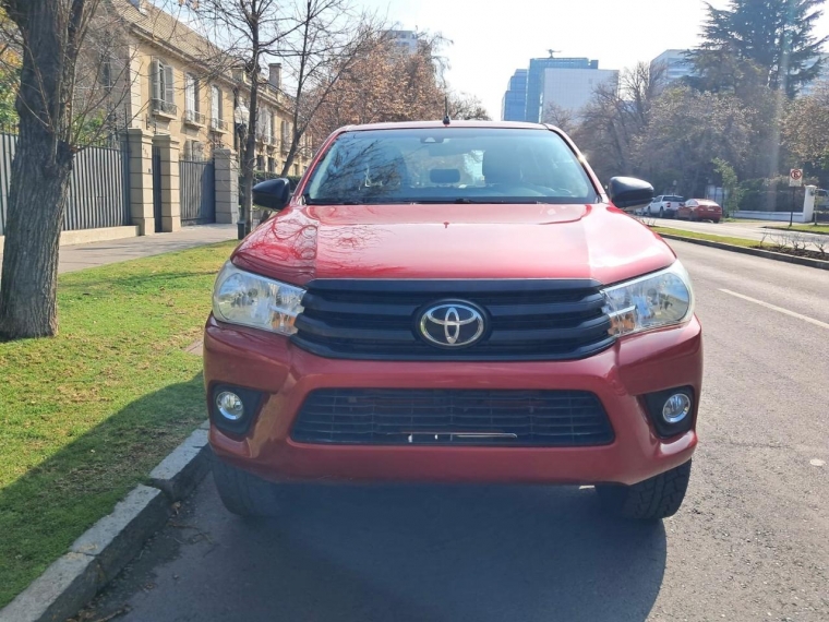 Toyota Hilux — foto 3 de 15