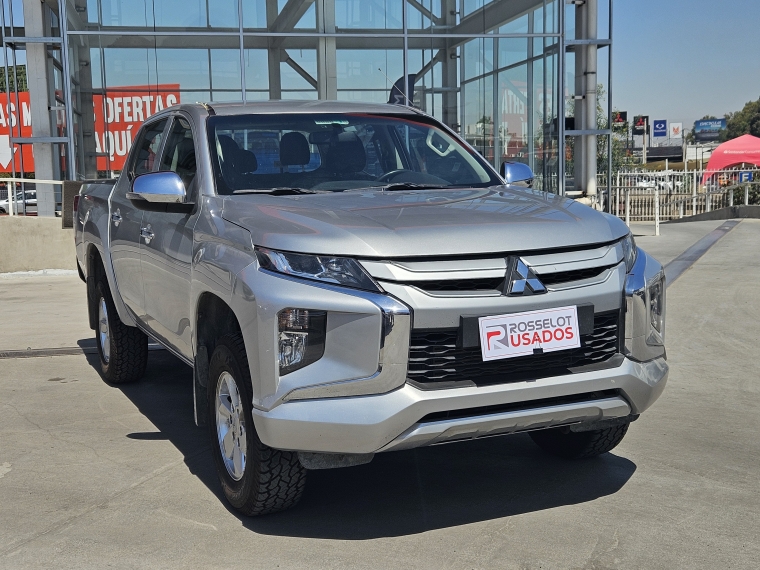 Mitsubishi L200 L200 D/c 2.4 Katana Crt 4x4 Special Pack 2023 Usado en Rosselot Usados