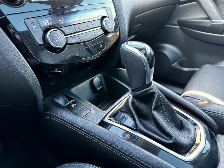 Nissan Qashqai — foto 14 de 19