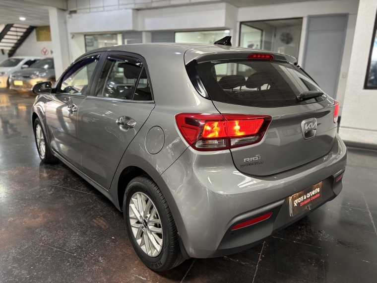 Kia Rio 5 Ex 1.4l 6mt Ci Full 2023  Usado en Grass & Arueste