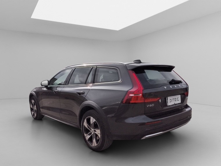 Volvo V60 Cc Ii B5 4x4 2.0 Aut 2023 Usado  Usado en BMW Premium Selection