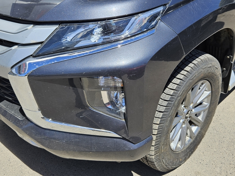 Mitsubishi L200 L200 D/c Dakar Crs Mt 2.4 4x4 2022 Usado en Rosselot Usados