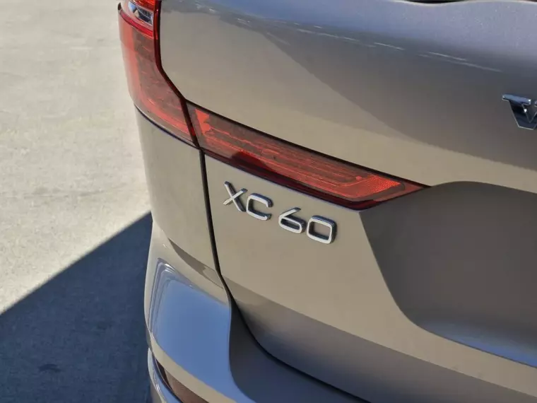 Volvo Xc60 T8 Awd Recharge Ultimate Dark 2025 Usado Usado en Webautos.cl Volvo Xc60 T8 Awd Recharge Ultimate Dark 2025 Usado Usado en Webautos.cl