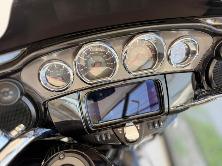 Harley-davidson Flhxse cvo street glide 1923 Cc 2021 Usado en Automotriz Olea Flaño