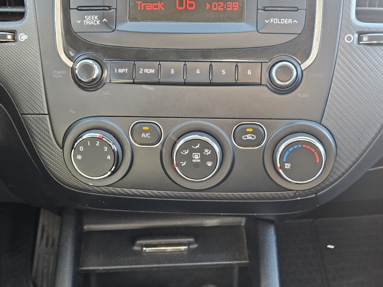 Kia Cerato 5 5 Ex Mt 1.6 2019 Usado  Usado en Kovacs Usados