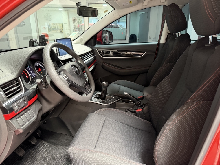 Dfm Sx5 Joyear Luxury 1.6l 5mt  Ac 2023  Usado en Grass & Arueste