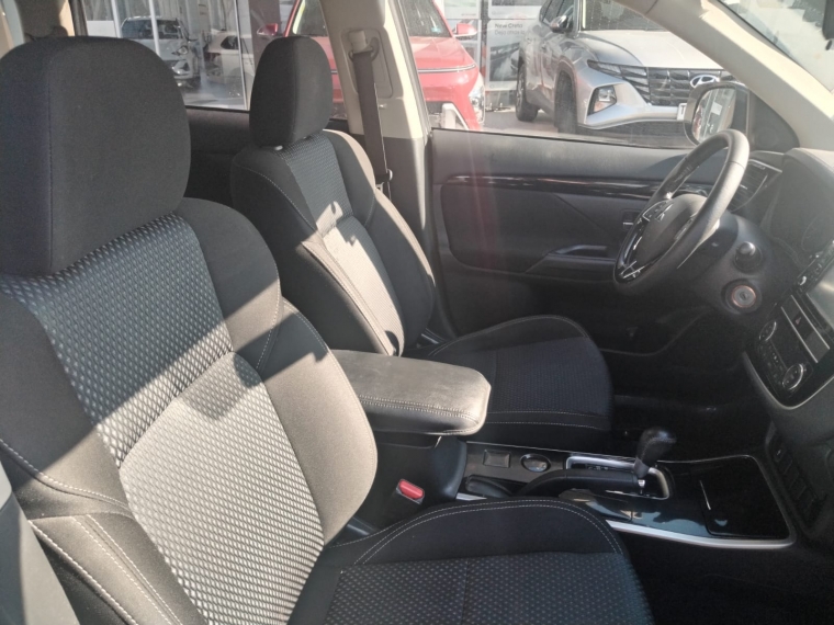 Mitsubishi Outlander Cvt 2.0 Aut - 2 Corridas De Asiento. 2019 Usado  Usado en Webautos.cl