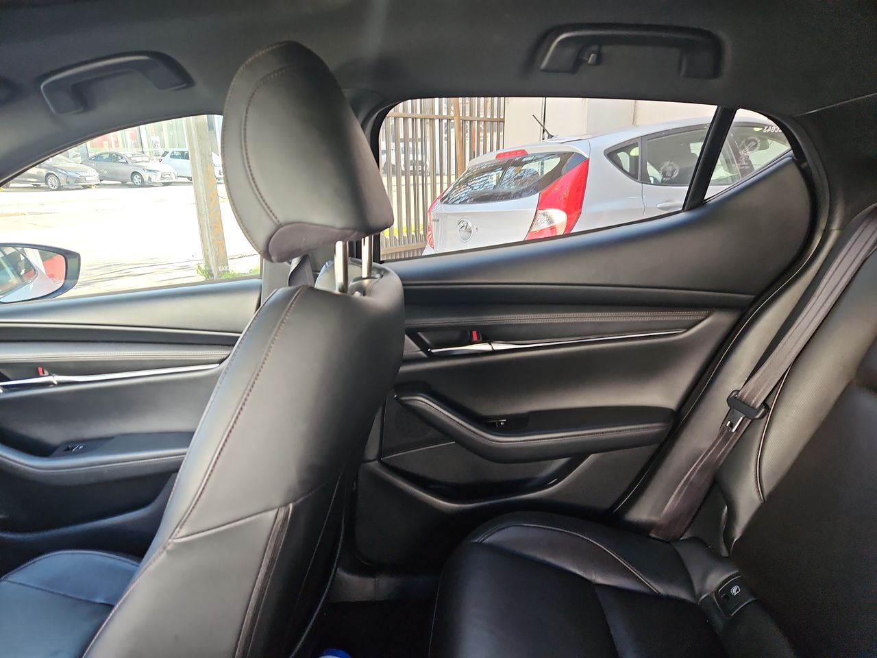 Mazda 3 3 Hatch Back 2.5 Aut 2022 Usado en Usados de Primera - Sergio Escobar