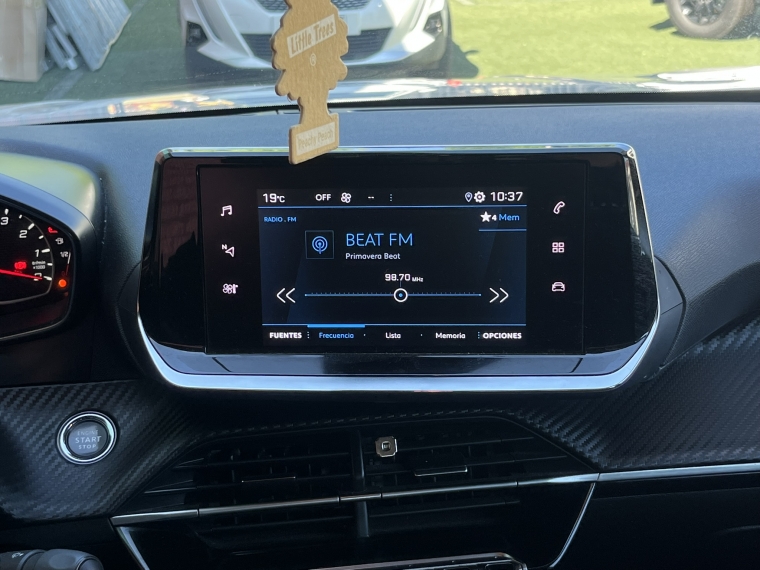 Peugeot 2008 — foto 17 de 22