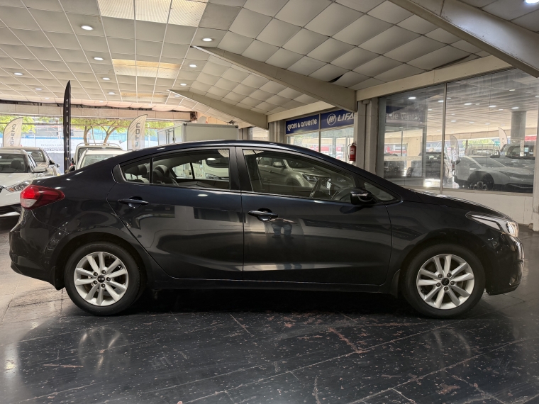 Kia Cerato Ex 1.6l 6mt Ac Abs 2018  Usado en Grass & Arueste