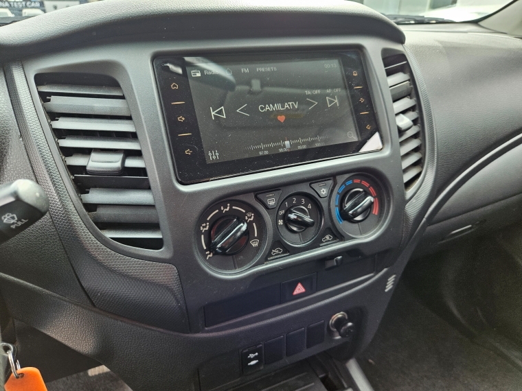Mitsubishi L200 L200 D/c 2.4 Katana Crt 4x4 Special Pack 2023 Usado en Rosselot Usados