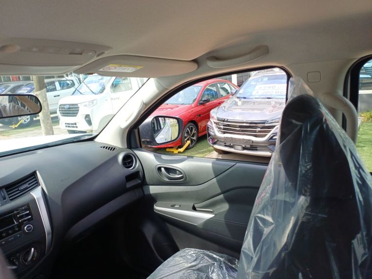 Nissan Navara 2.3d Se Diesel 4x4 Dob.cab. Mt 4p 2024 Usado  Usado en Webautos.cl