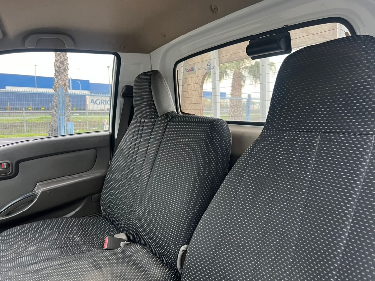 Hyundai Porter 2.5 Crdi Gls  2ab Ac Mt Diesel Descuenta Iva Cab Simple 2023 Usado  Usado en Webautos.cl