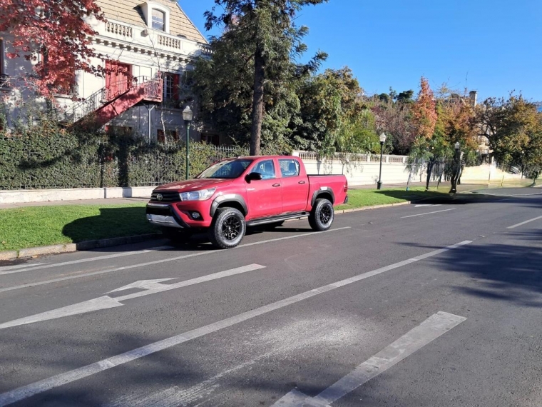TOYOTA HILUX DX 4X4 2.4 - imagen 1