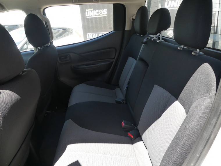 Mitsubishi L200 Work Cr 2.4 4x2 2022 Usado  Usado en Webautos.cl