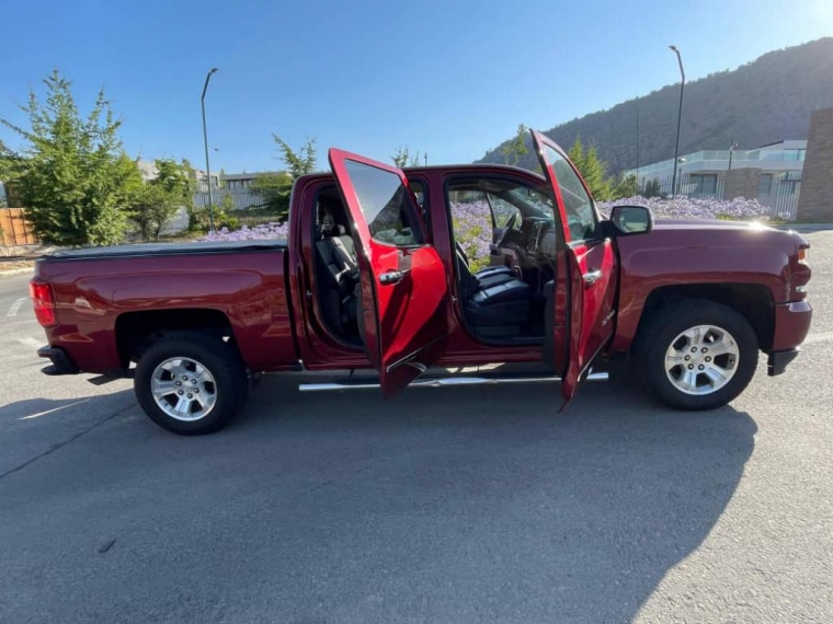 Chevrolet Silverado Dcab 4x4 Sohc 5.3 Aut 2018  Usado en Automarket Chile